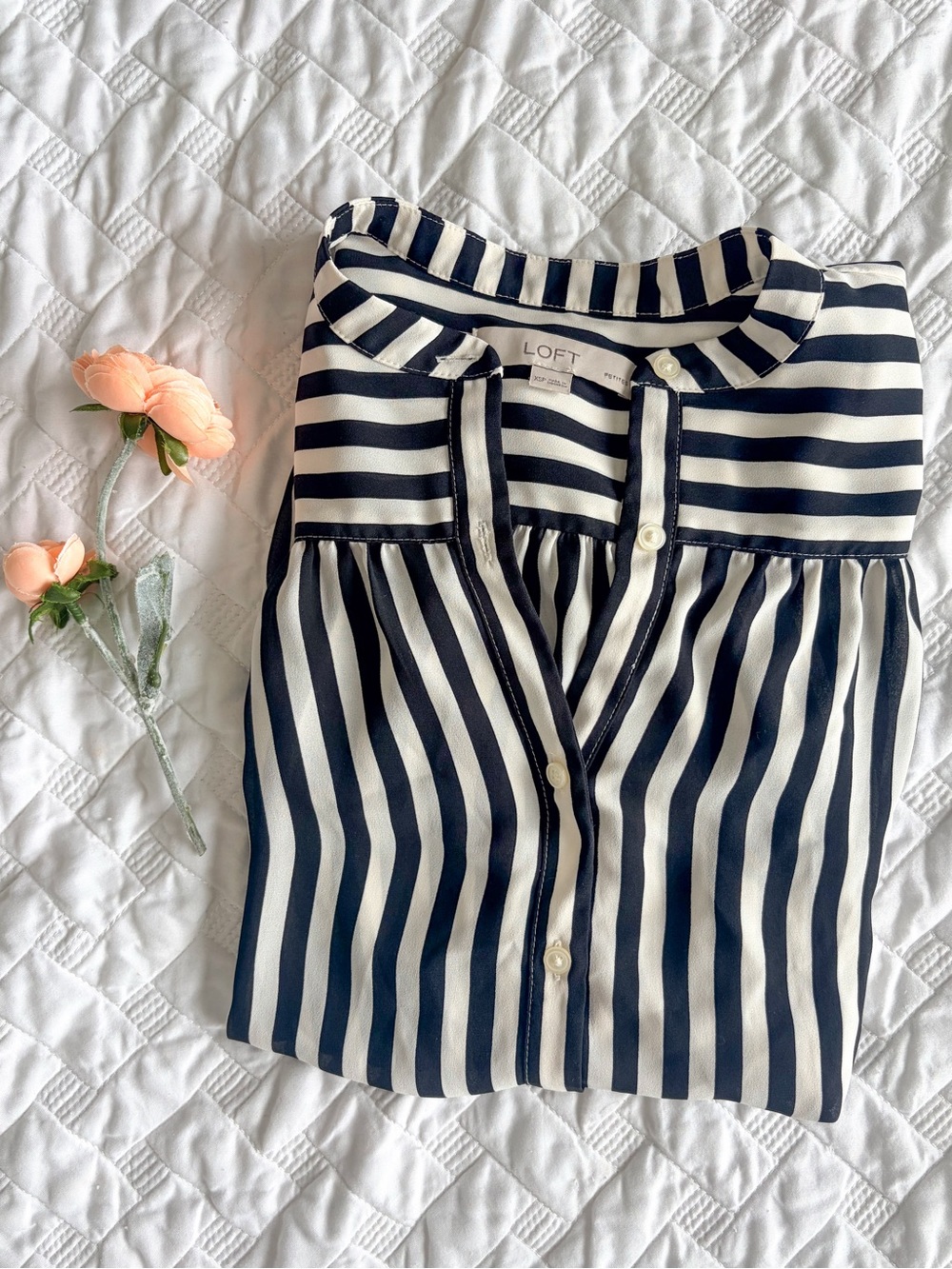 LOFT Petites Striped Button Front Blouse Black White Puff Sleeve XSP - Picture 10 of 10